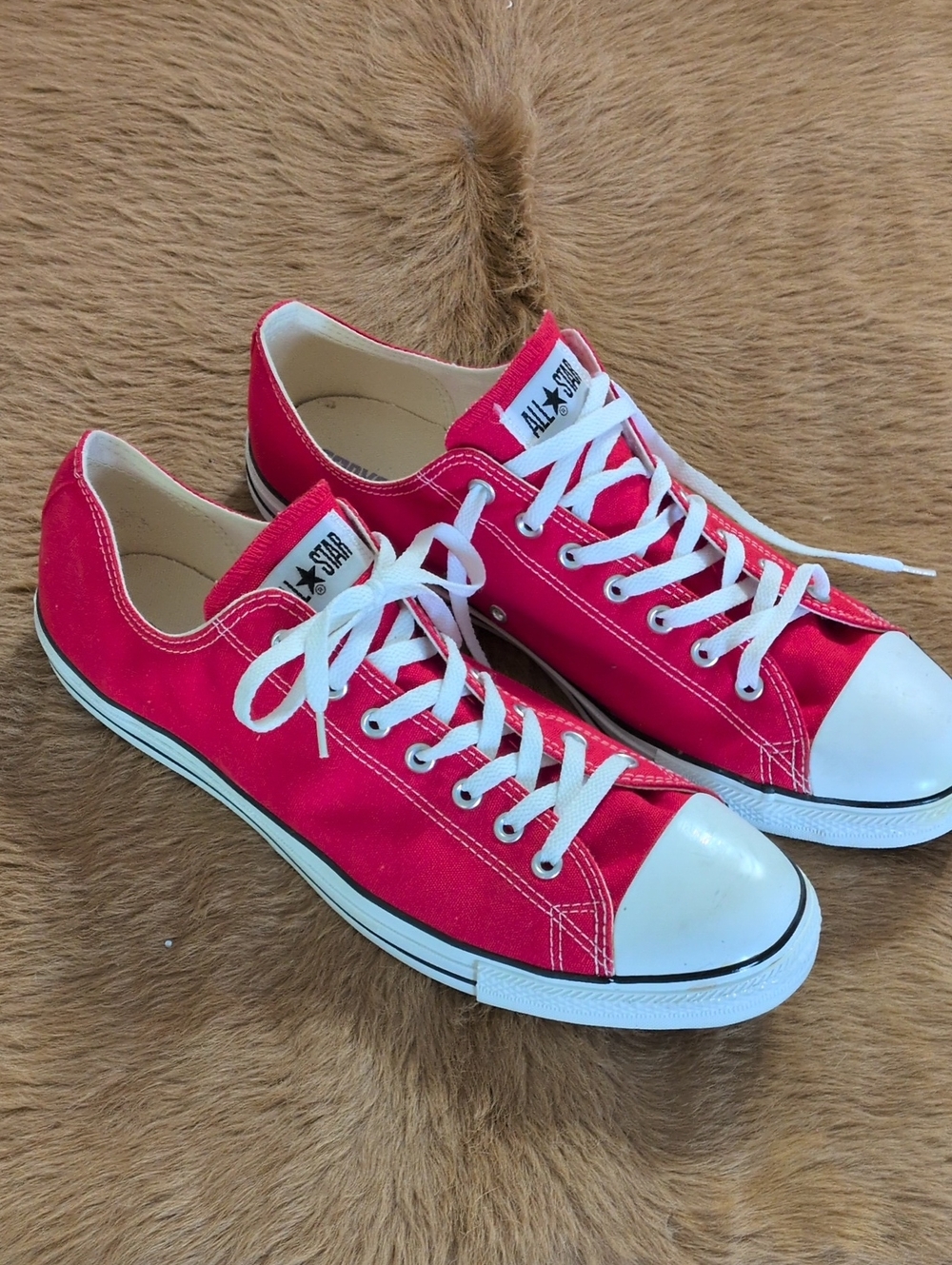 Converse Chuck Taylor All Star Low Top Sneakers - Red with White